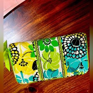 Vera Bradley Limes Up green accordion wallet. Never used